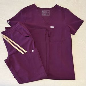 FIGS women’s scrub set - XS Catarina top and XSP Zamora joggers